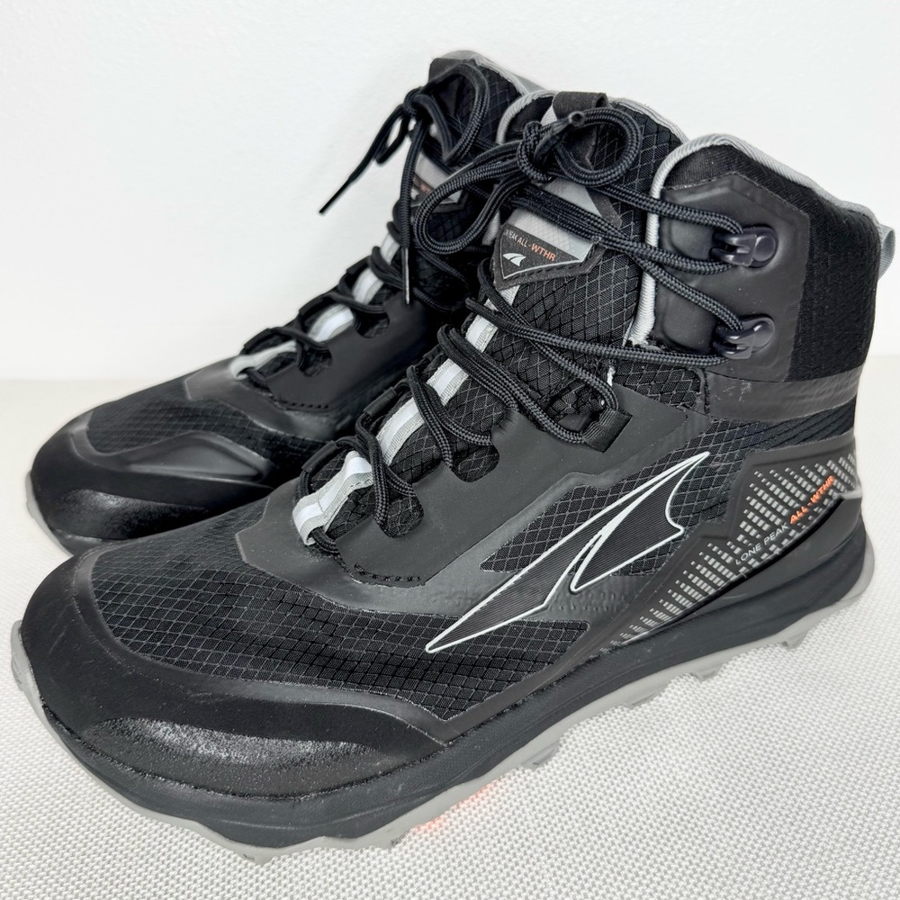 NEW Men's 9 black Altra Lone Peak all-weather hiking boots mid shoes AL0A4VQH000